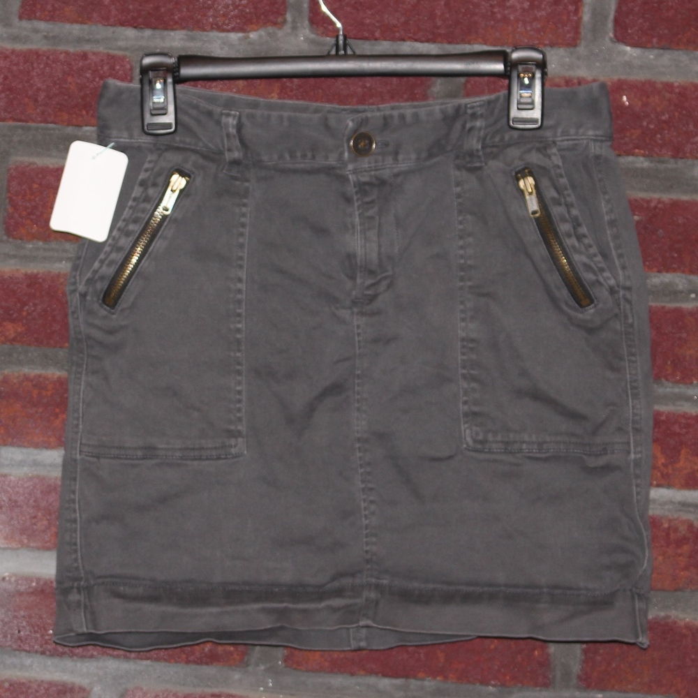 Old Navy Lady's Cargo Mini Skirt